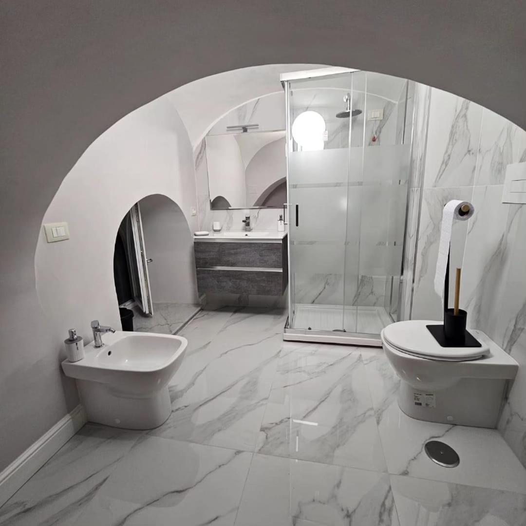 Bed and Breakfast Napoli The Charme Екстер'єр фото