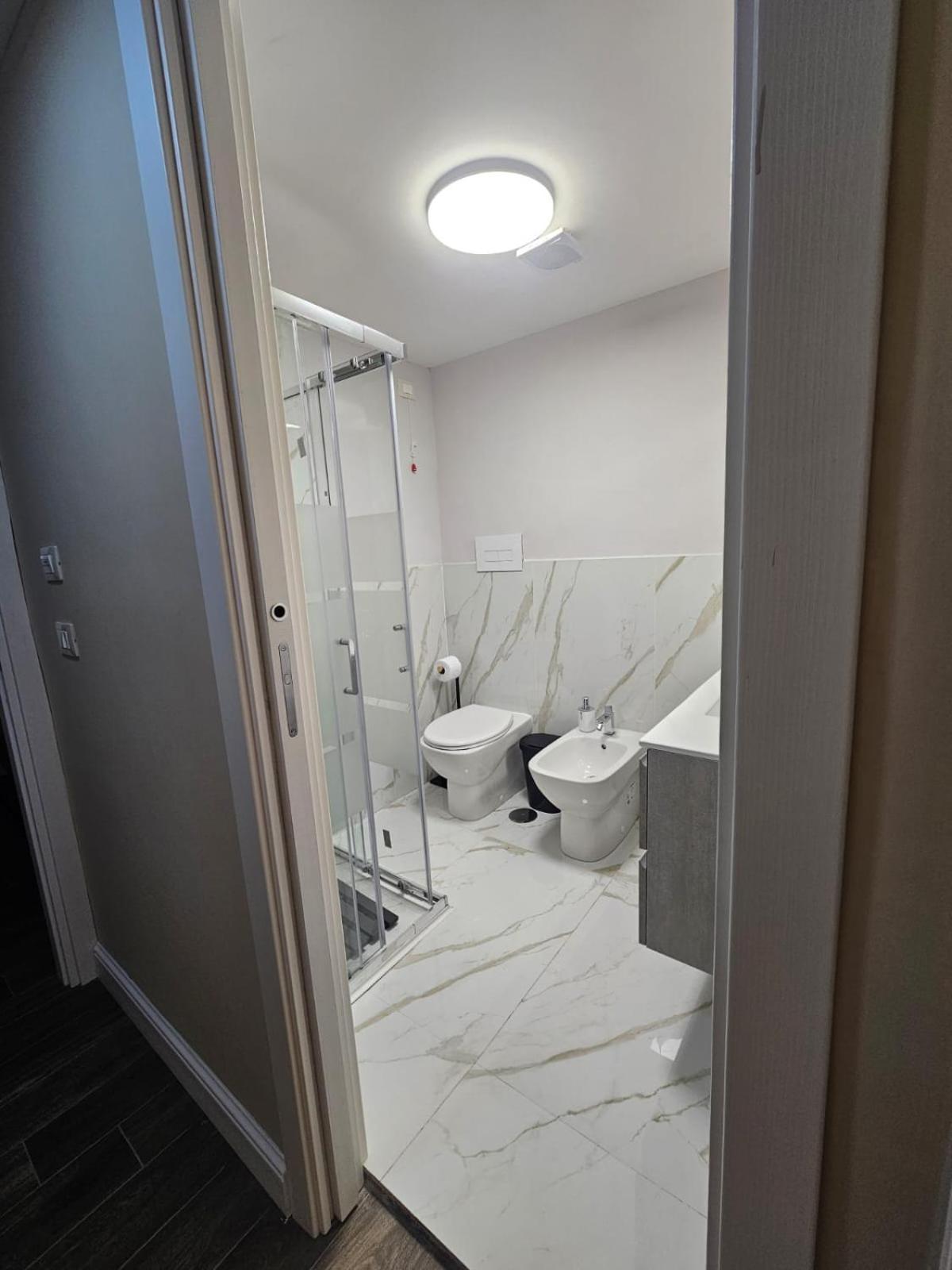 Bed and Breakfast Napoli The Charme Екстер'єр фото