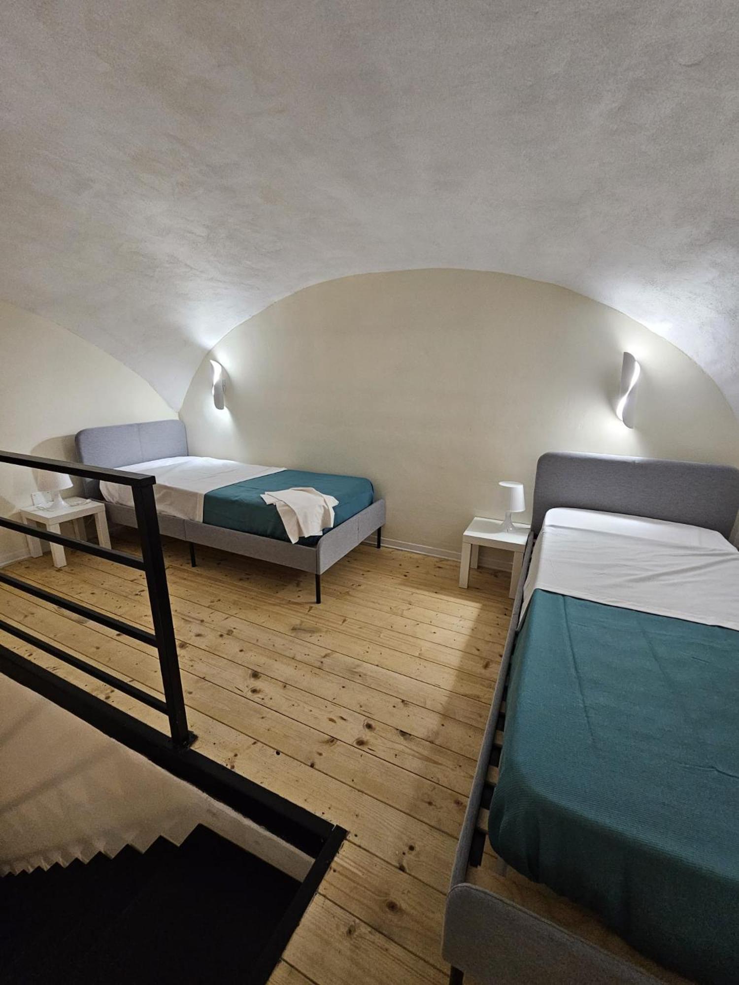 Bed and Breakfast Napoli The Charme Екстер'єр фото