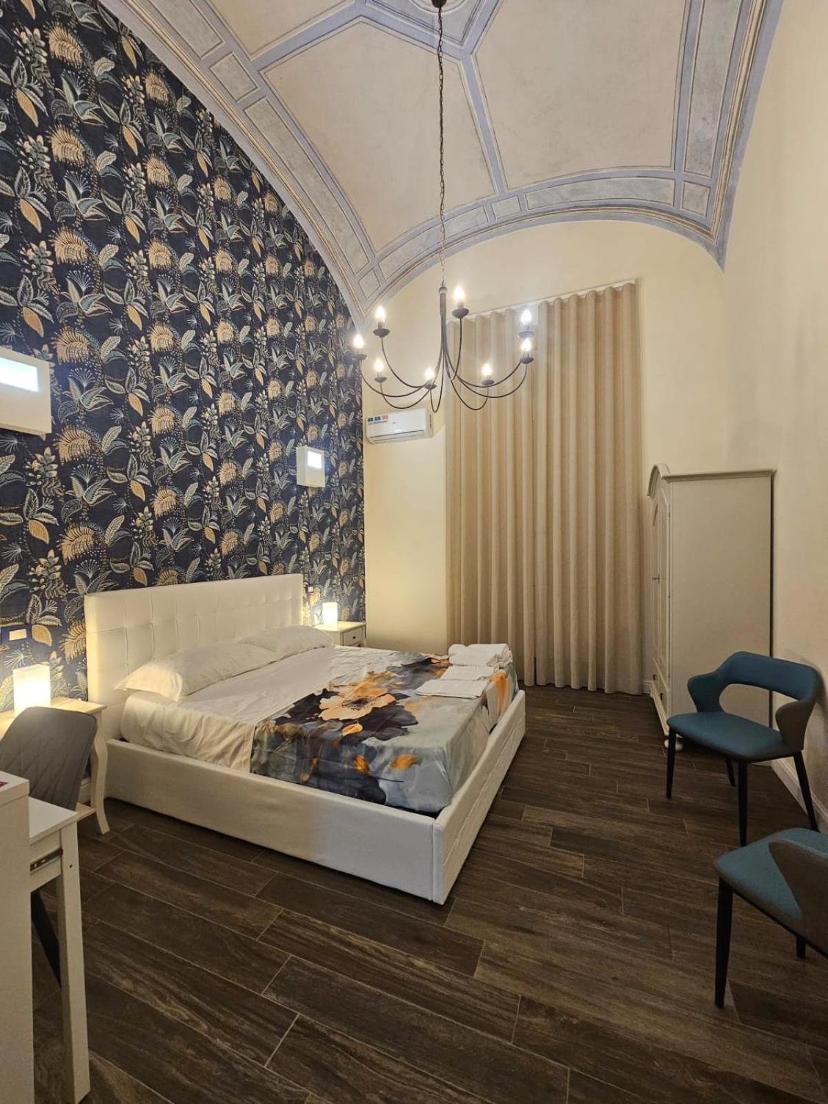 Bed and Breakfast Napoli The Charme Екстер'єр фото