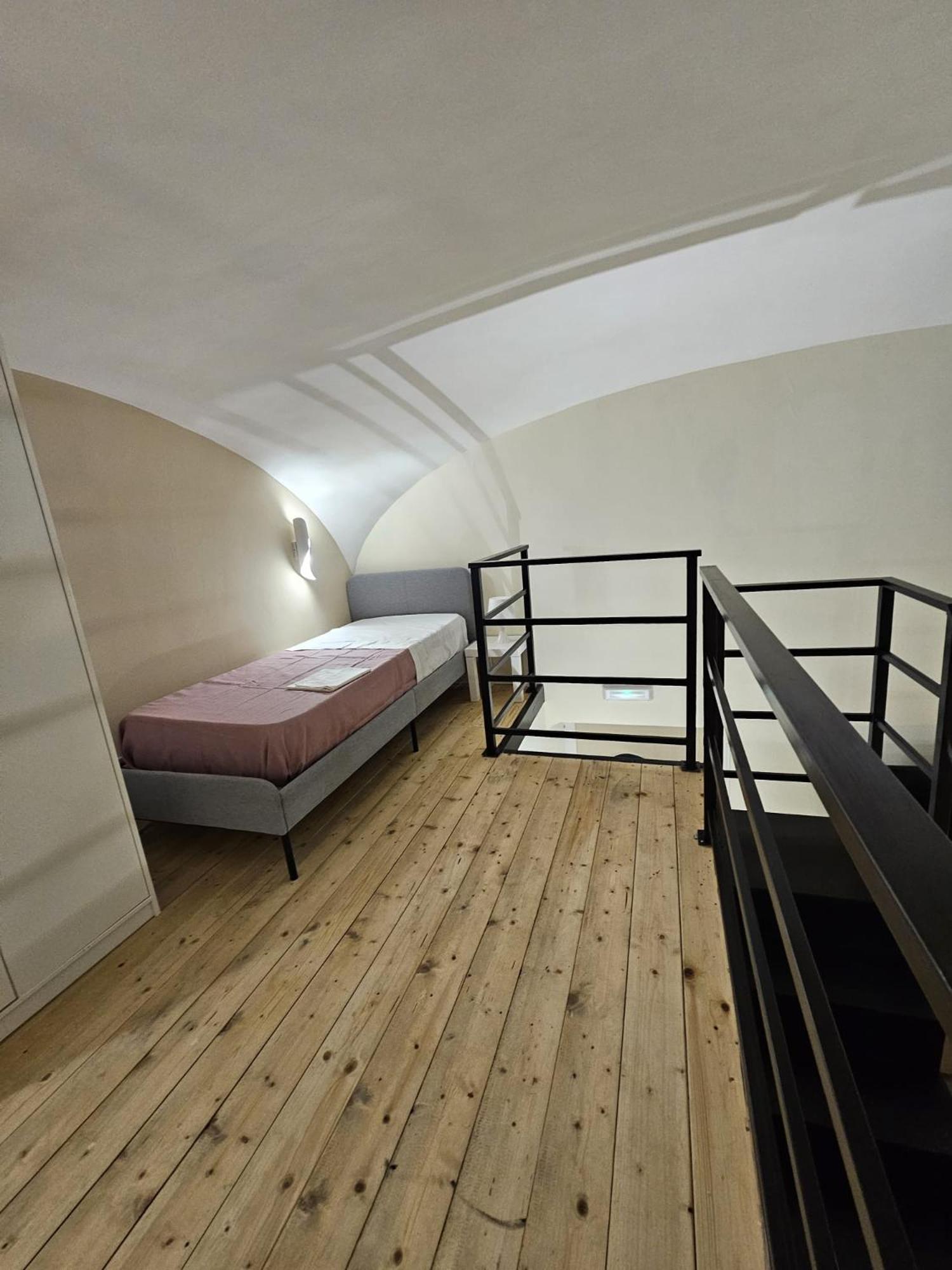 Bed and Breakfast Napoli The Charme Екстер'єр фото