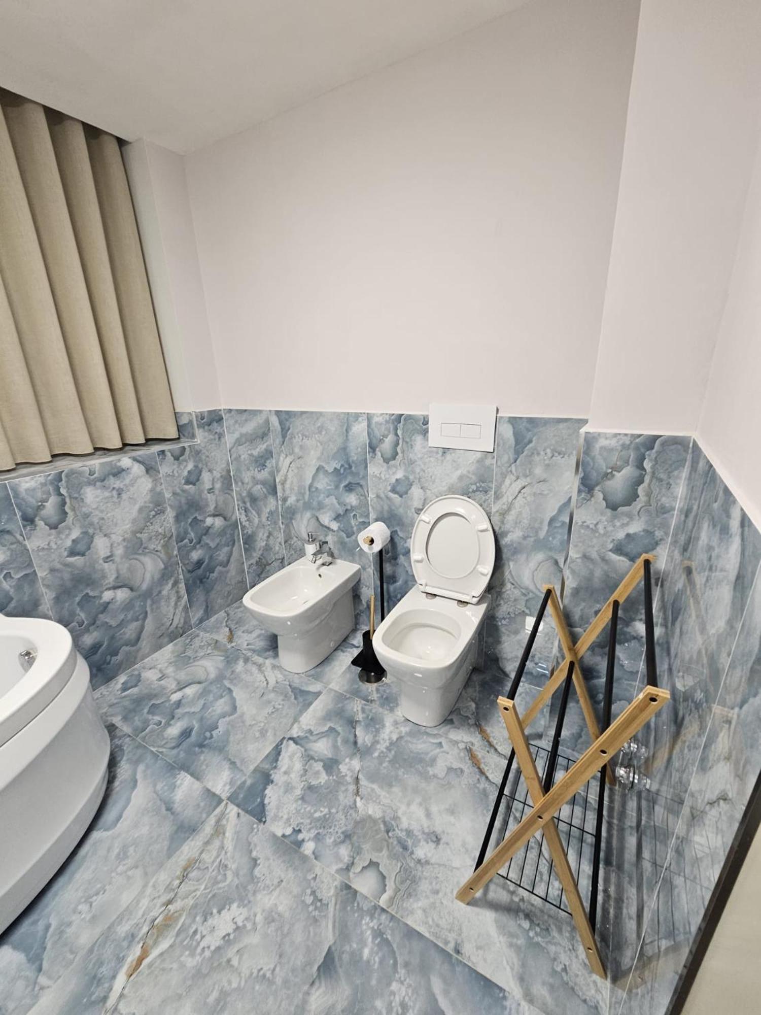 Bed and Breakfast Napoli The Charme Екстер'єр фото